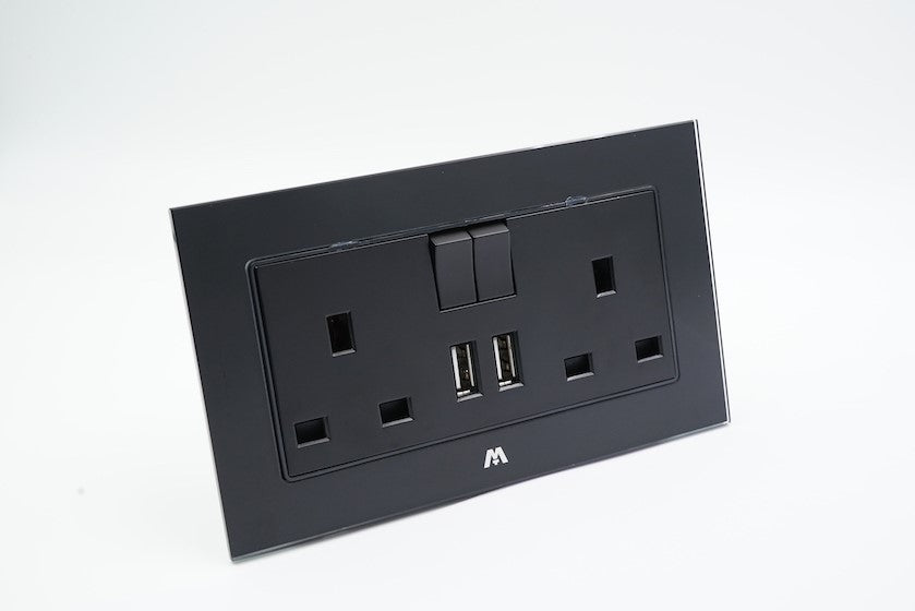 MTT GLASS TWIN 13A BS Switched Socket with USB