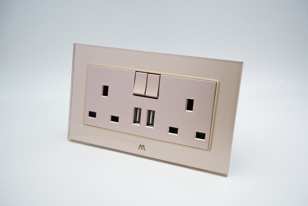 MTT GLASS TWIN 13A BS Switched Socket with USB