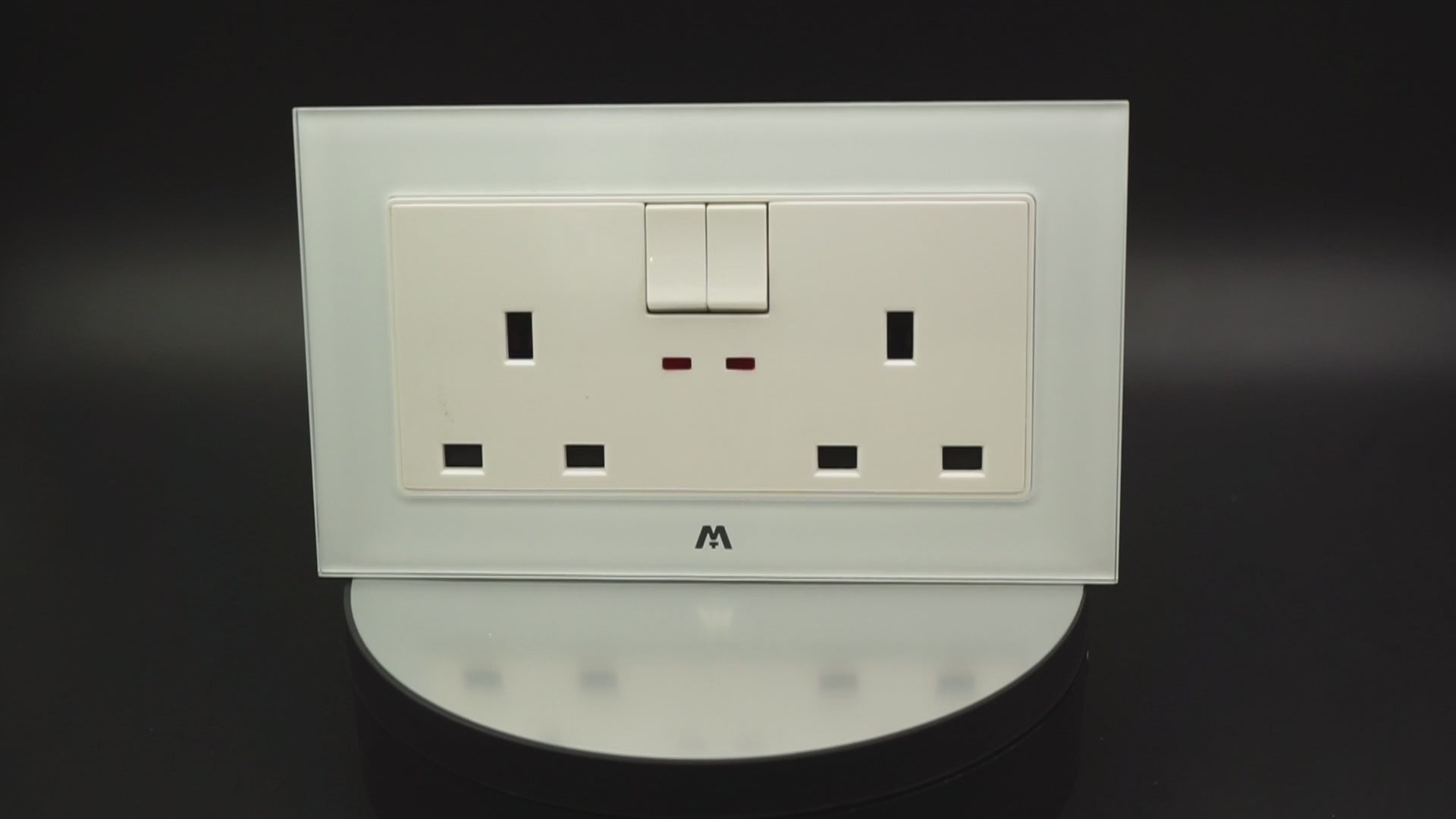 MTT GLASS TWIN 13A British Standard Switched Socket